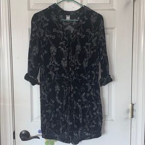 Button-up Flower patterned romper shorts